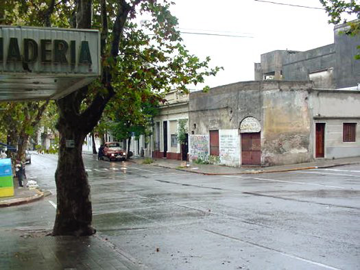 esquina Zelmar Michelini (Cuareim)