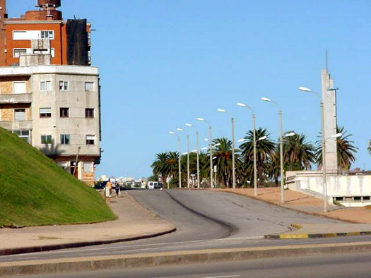 Rambla esquina La Cumparsita