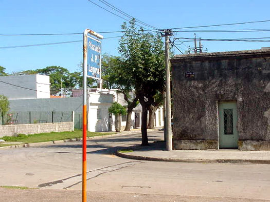 Pernas esquina Juan F. Mart�nez