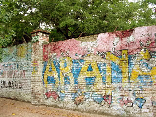 Rosell y Rius esquina Bado (muro del zool�gico)