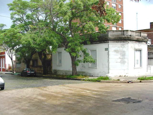 L�ber Arce (Gral. Prin) esquina Marco Bruto