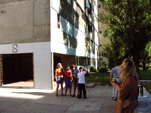 frente a la Torre S de Euskal Err�a