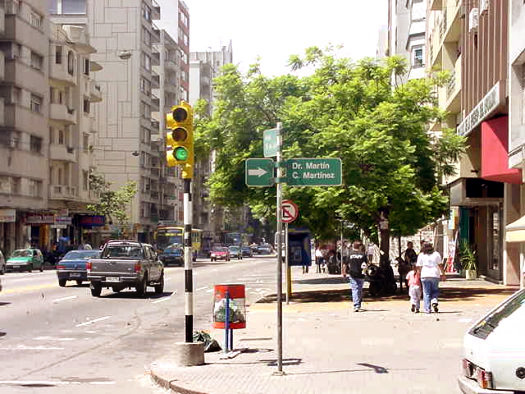 entre Mart�n C. Mart�nez y Joaqu�n Requena