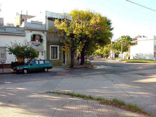 Mart�n C. Mart�nez esquina Figurita