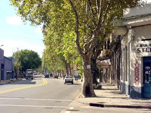 Av. San Mart�n esquina Amezaga