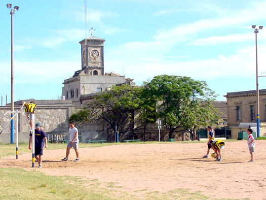 Parque Rep�blica Argentina / C�a del Gas (Dique Mau�) - Rambla Sur entre Florida y Convenci�n