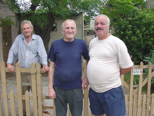 Porte�o, Lalo, y Luis