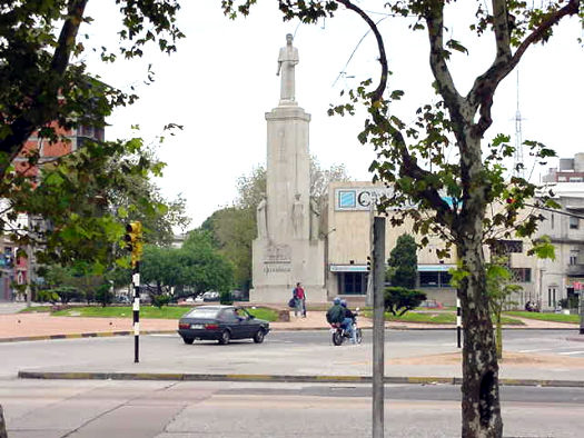 esquina Larra�aga y Centenario