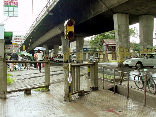 Agraciada esquina Marcelino D�az y Garc�a