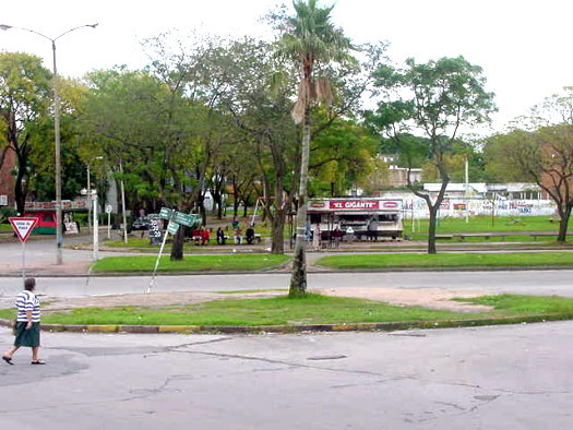 Claramunt casi Damaso Larra�aga