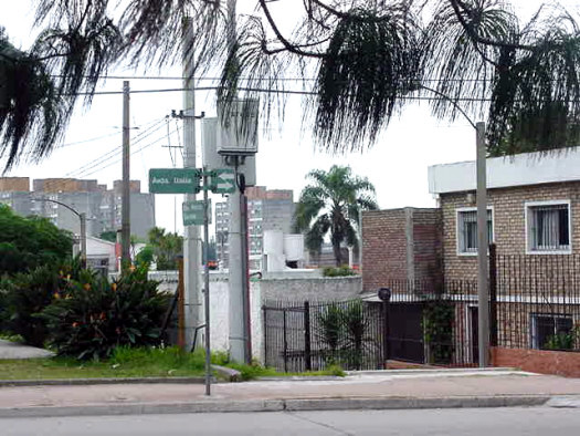 Av. Italia esquina H. Gerona