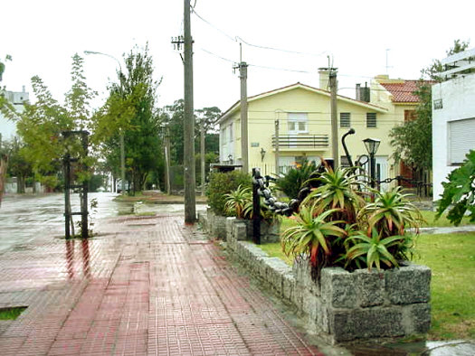 Gral. Paz casi Mar Mediterr�neo